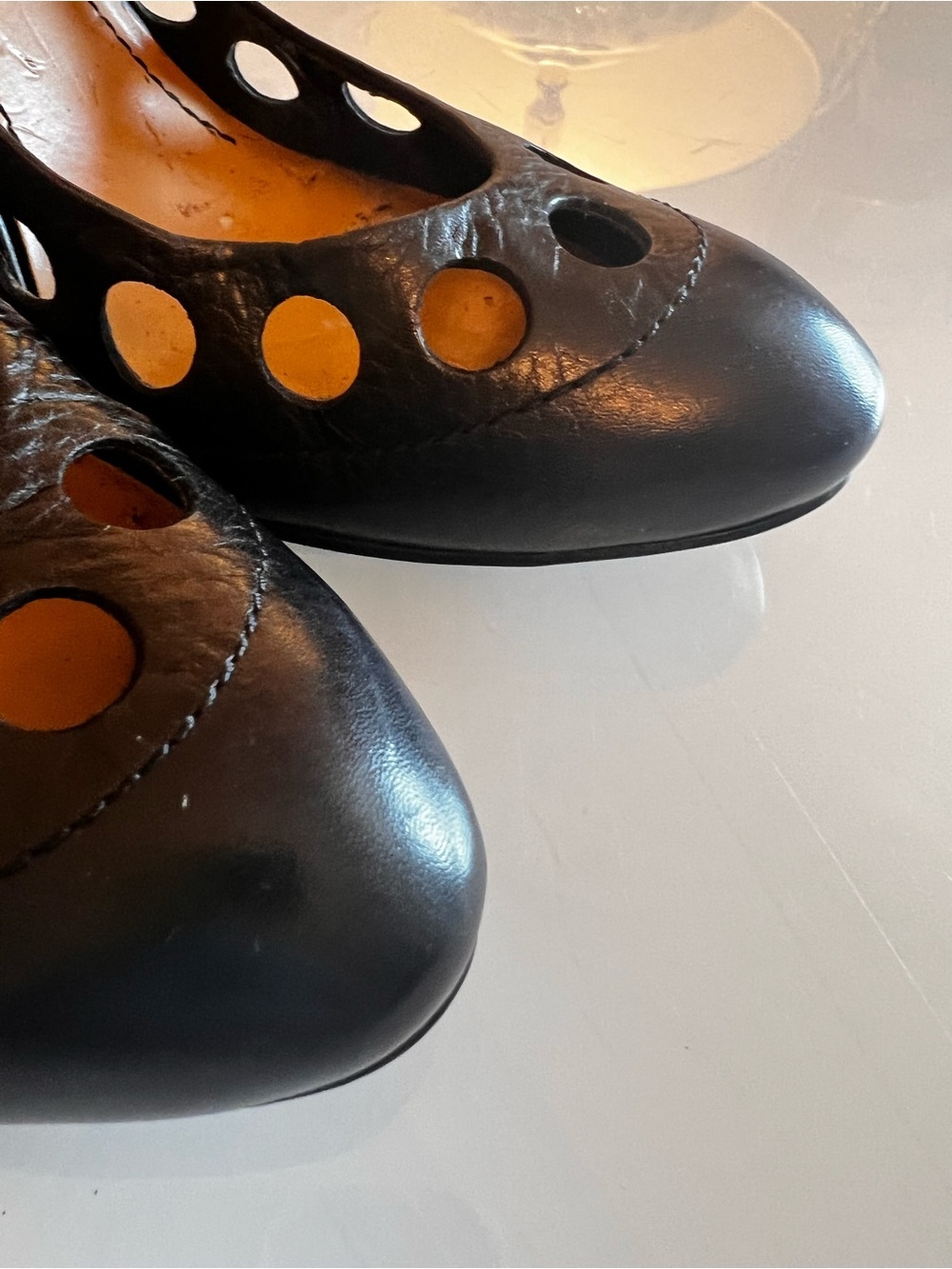 Nine West Black Leather Cutout Pumps Size 7 Round Toe Career Quiet Luxury - Picture 11 of 12